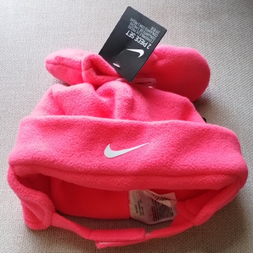 Nike Kids Infant Bright Pink Fleece Hat and Mittens Size 12/24 Month